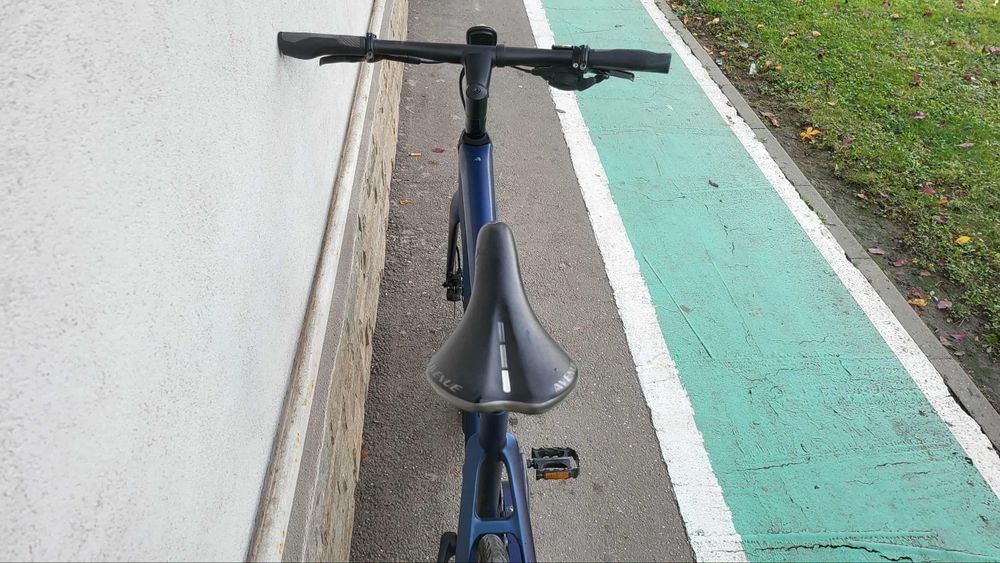 Vând bicicleta avenue