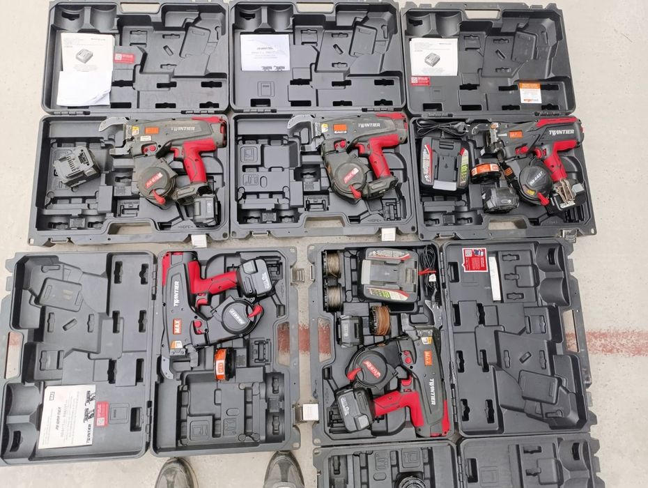 Vrei sa vinzi mașină de legat max RB 441 SAU 443T defecte, incomplete