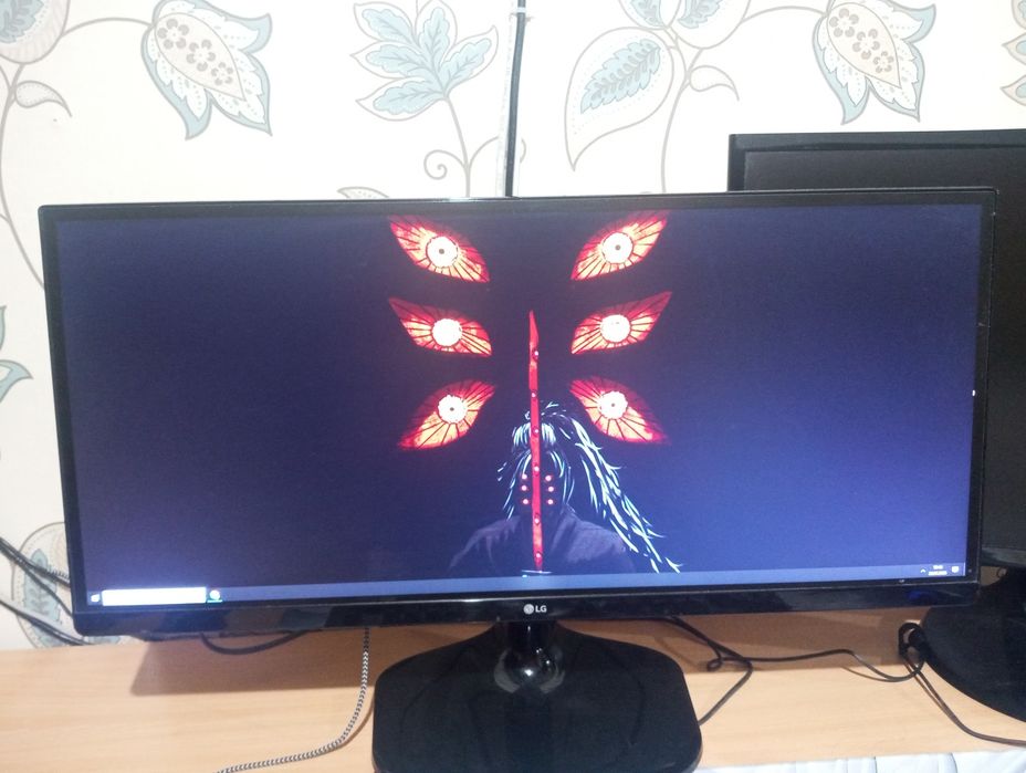 Vând monitor LG 70HZ