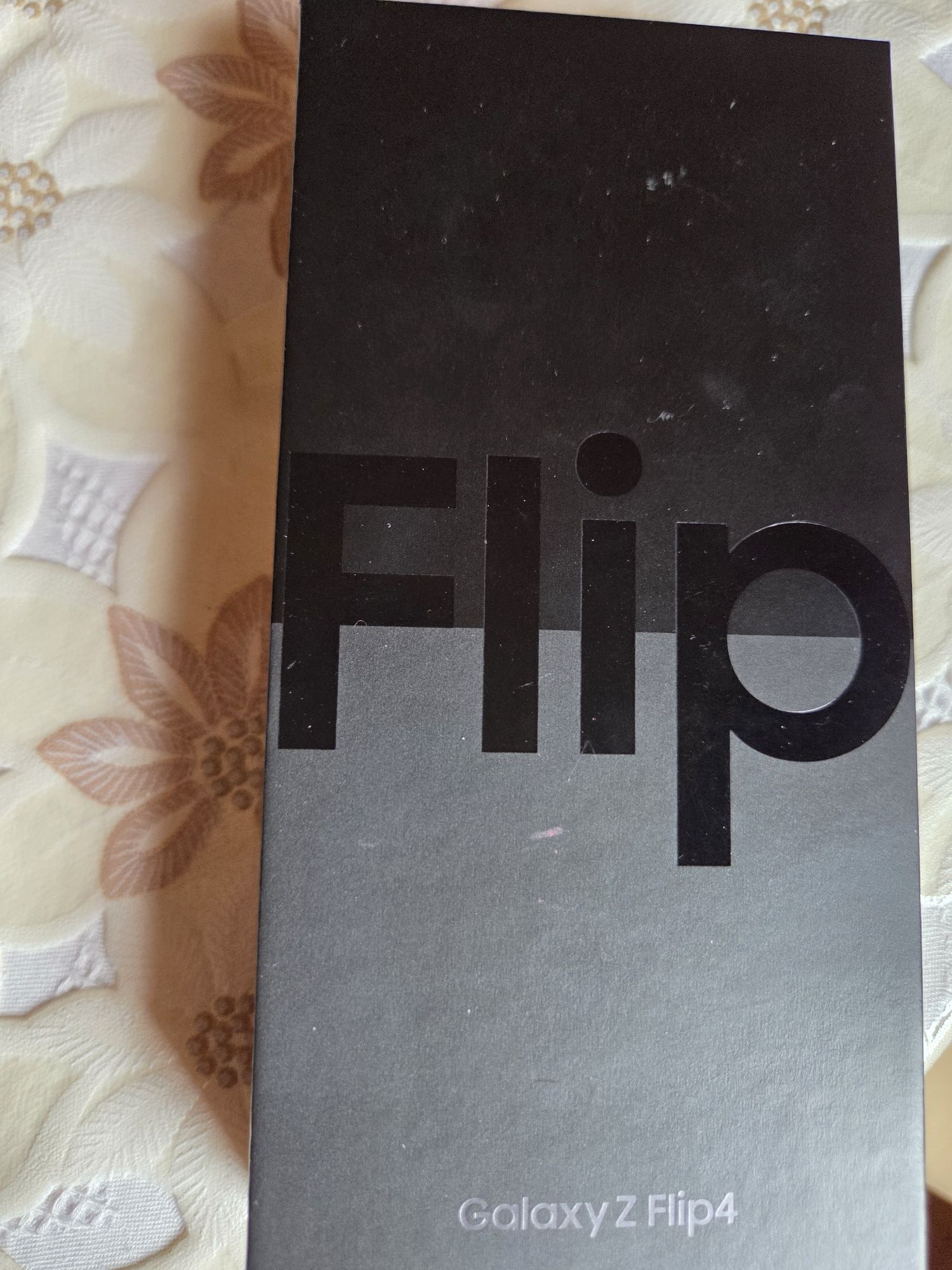 Samsung GalaxyZ Flip4