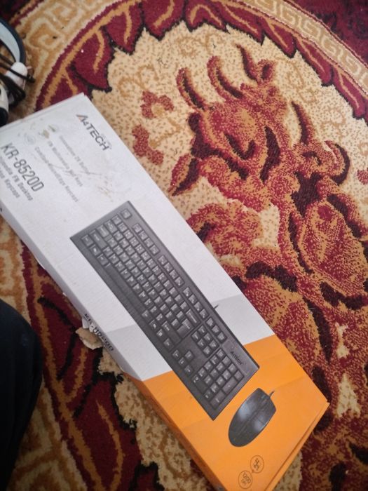 Klaviyatura miwka naushniklar sotiladi