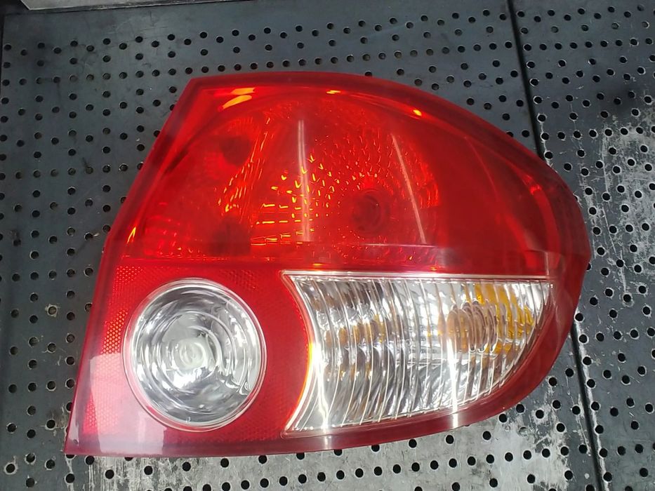 stop dreapta  hyundai getz  2004 model 2 usi  924021cxxx