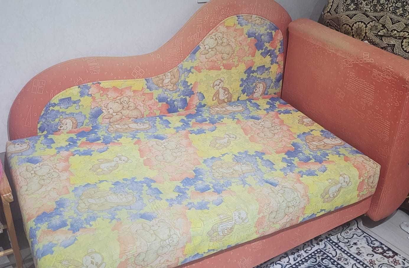 Диван б/у для детей