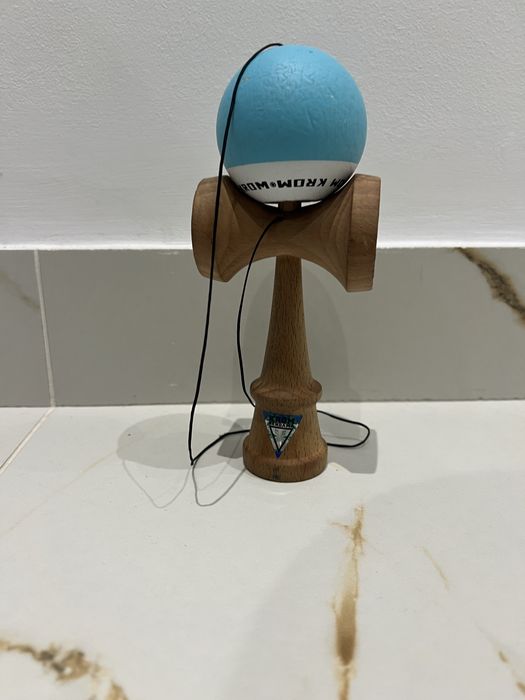 Kendama krom albastra