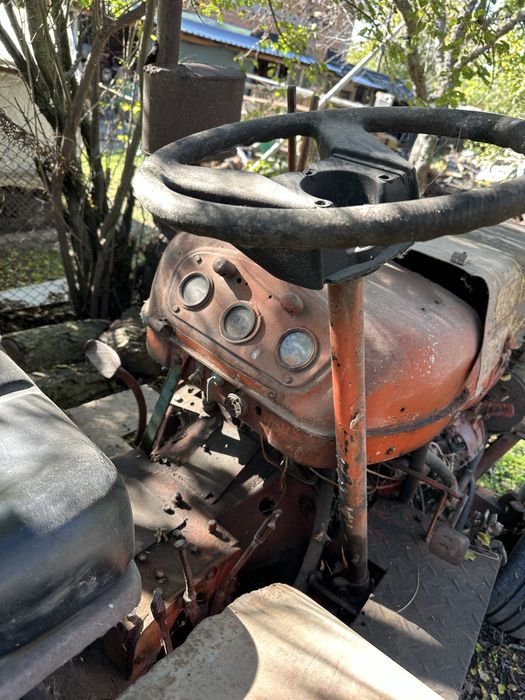 Продава се мини тракторче