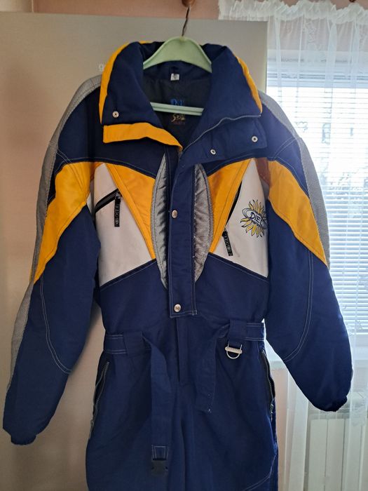 Продавам скиорски екип