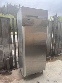 Професионален хладилнкик / хладилен шкаф