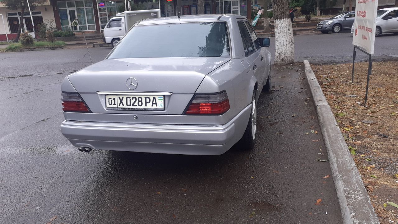 Mercedes Benz W124 E500