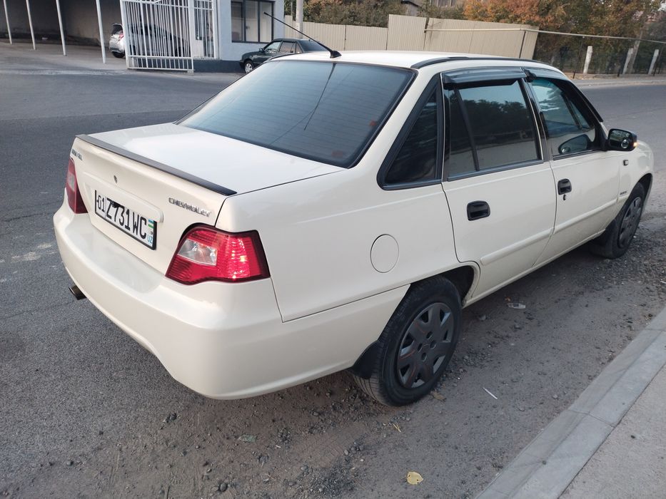 Nexia 2 sotiladi 1.6 Donc