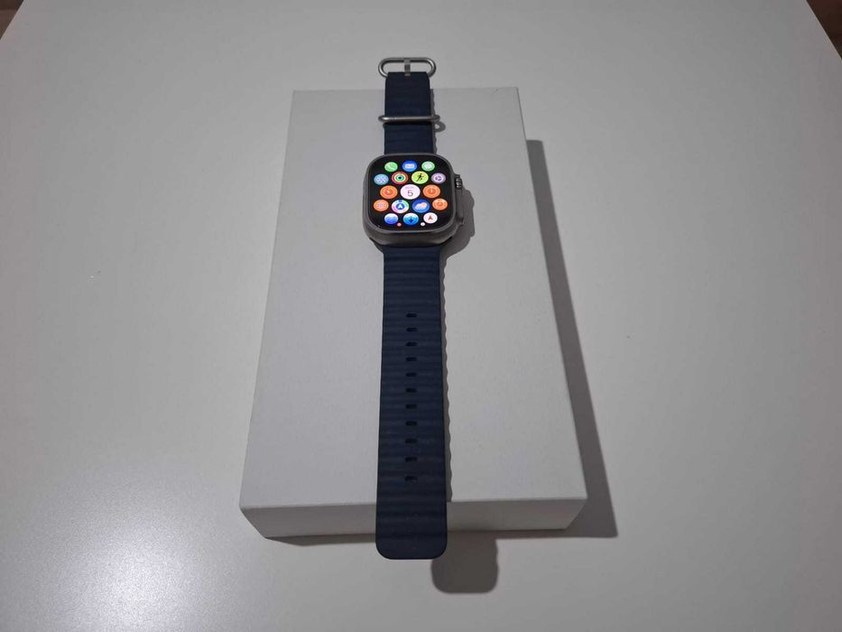 Apple Watch Ultra 2 49mm Titanium Blue Ocean Band - 11/10 ca NOU