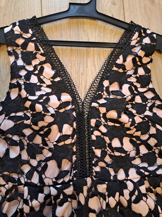 Къса официална рокля