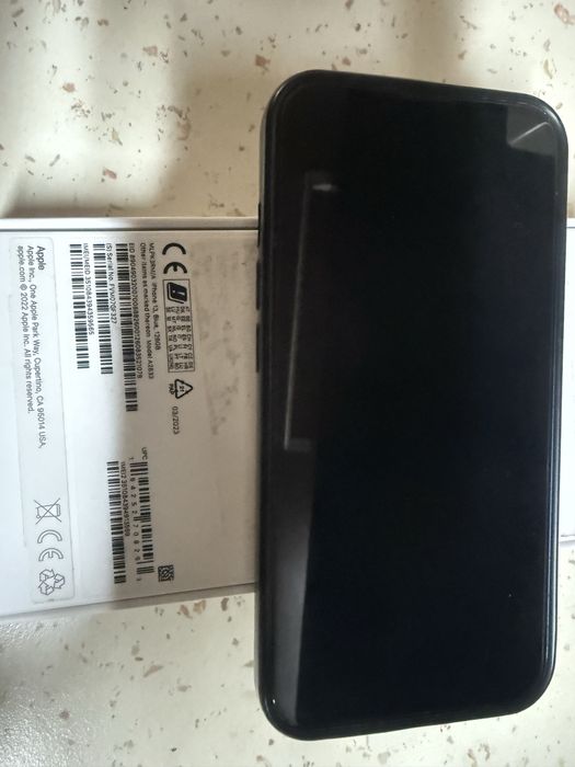 Vand iphone 13,128 GB,culoare Blue