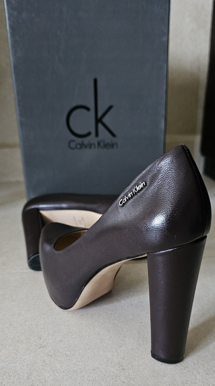 Обувки Calvin Klein номер 35
