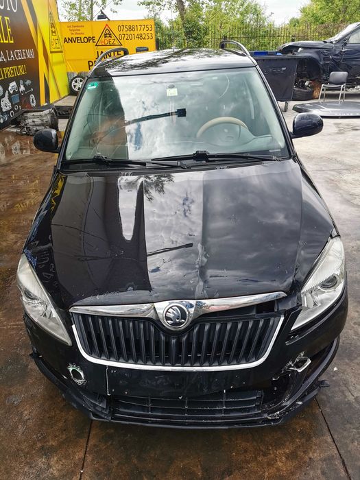 dezmembrez skoda fabia 2 facelift cod motor CAYC/capota fabia 2/faruri