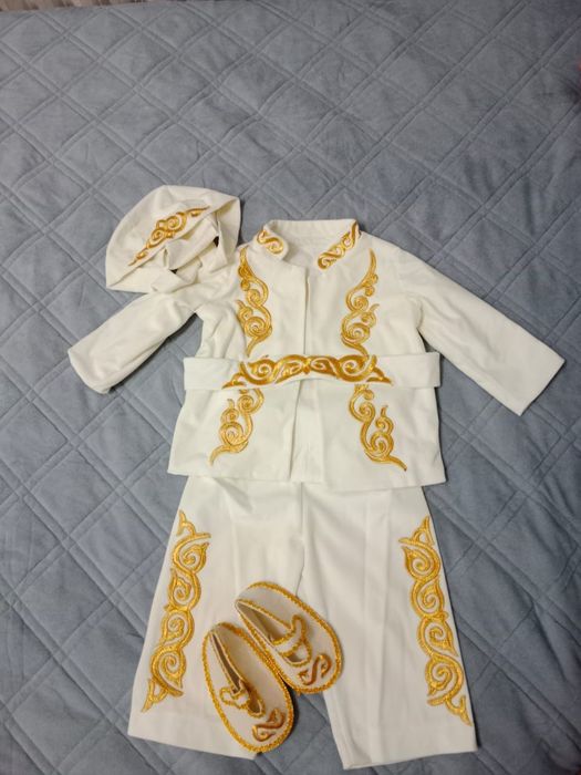 Продам костюм на мальчика