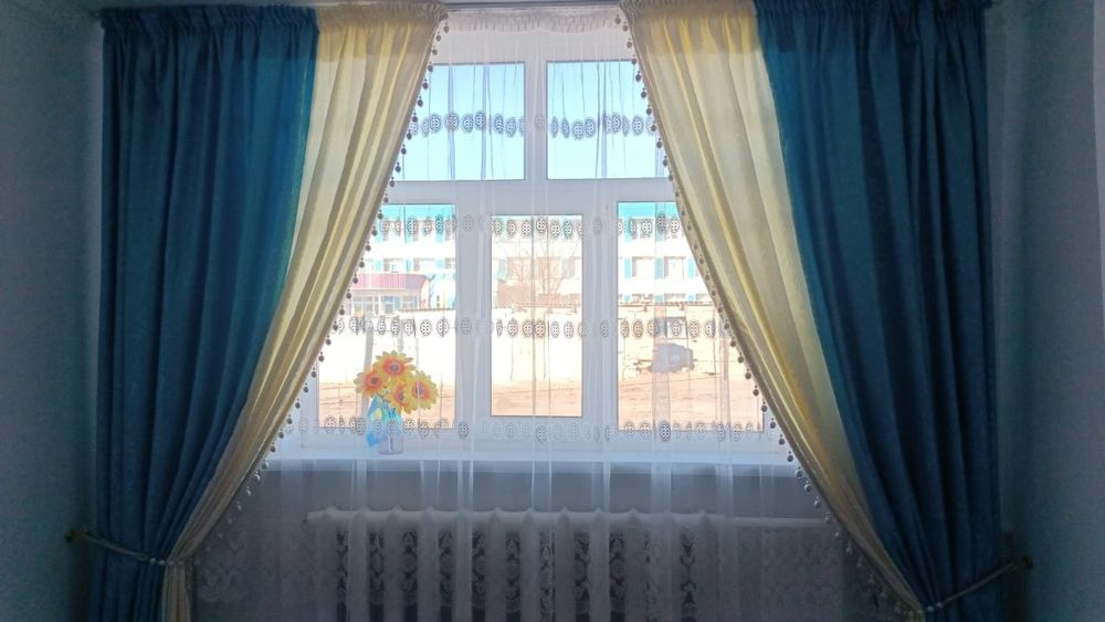 Продам шторы в отличном состояние