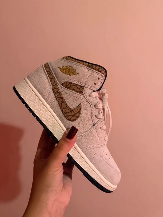 Air Jordan 1 Mid SE Brown Elephant