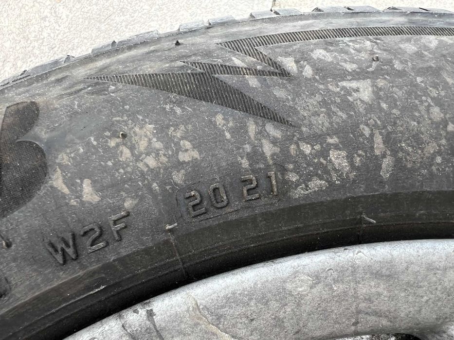 Продавам джанти със зимни гуми и датчици за БМВ/BMW Серия 5/F10/F11!