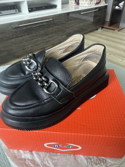 Школьный обувь для девочек