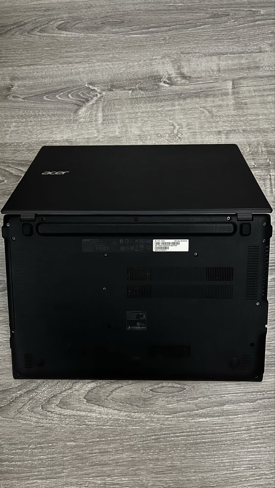 Acer Aspire E 15 E5-573-P4UN Лаптоп,ТОП състояние