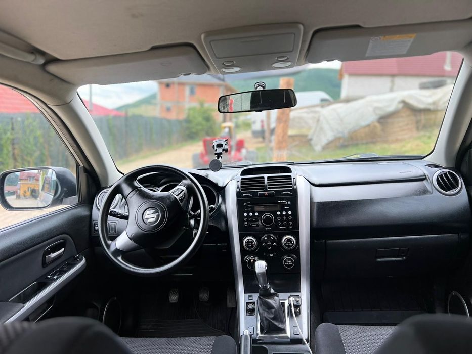 Vînd Suzuki Grand Vitara