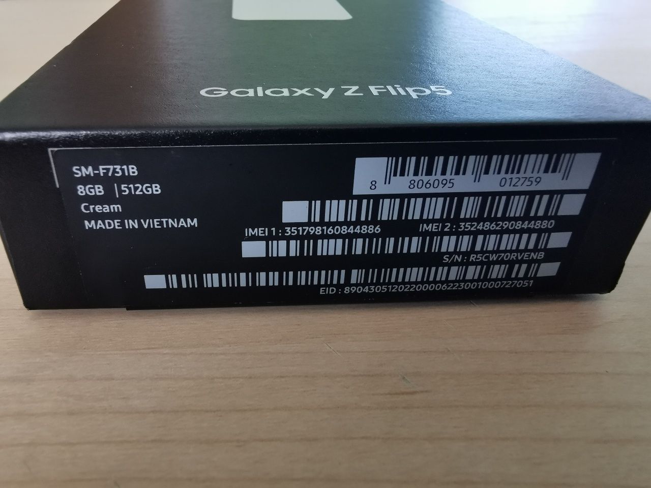 Samsung Galaxy Z Flip 5, 512GB, 8GB RAM, 5G, Cream