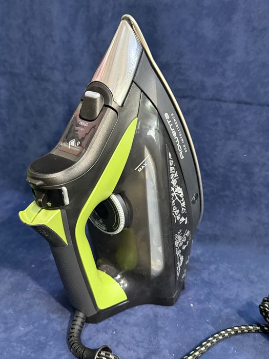 Парна ютия Rowenta DW6330