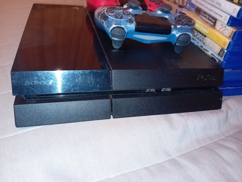 Vând ps.4 preț 210