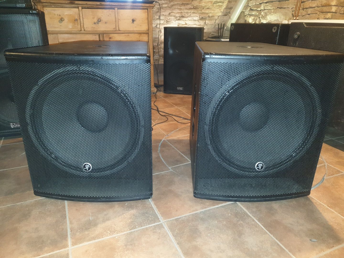 Boxe basi activi Mackie Srm1801 18toli 500w/2.1 Keytone