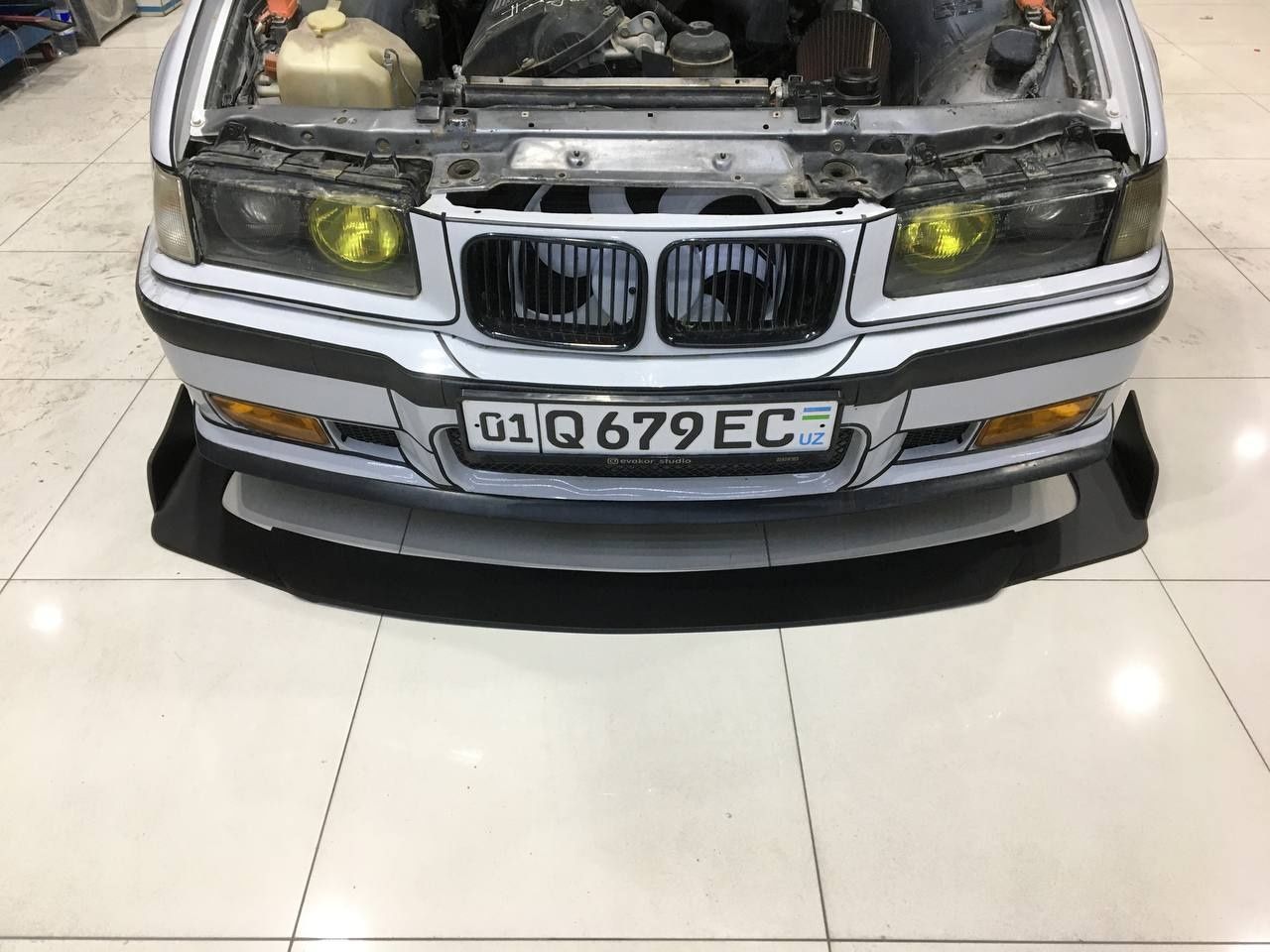 Обвес BMW e36. На перед бампер и Зад бампер.