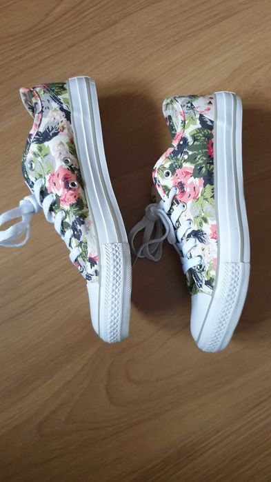 Tenisi Dunlop 38 ca noi, int. 24,5 cm