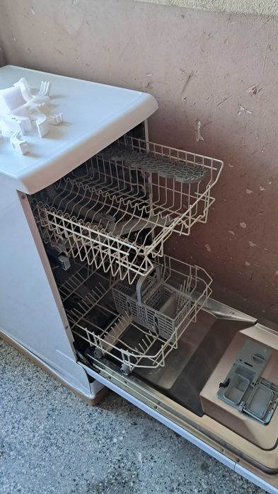 Съдомиялна Аристон