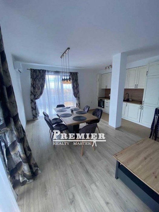 Продава се шикозен апартамент с отделна спалня.