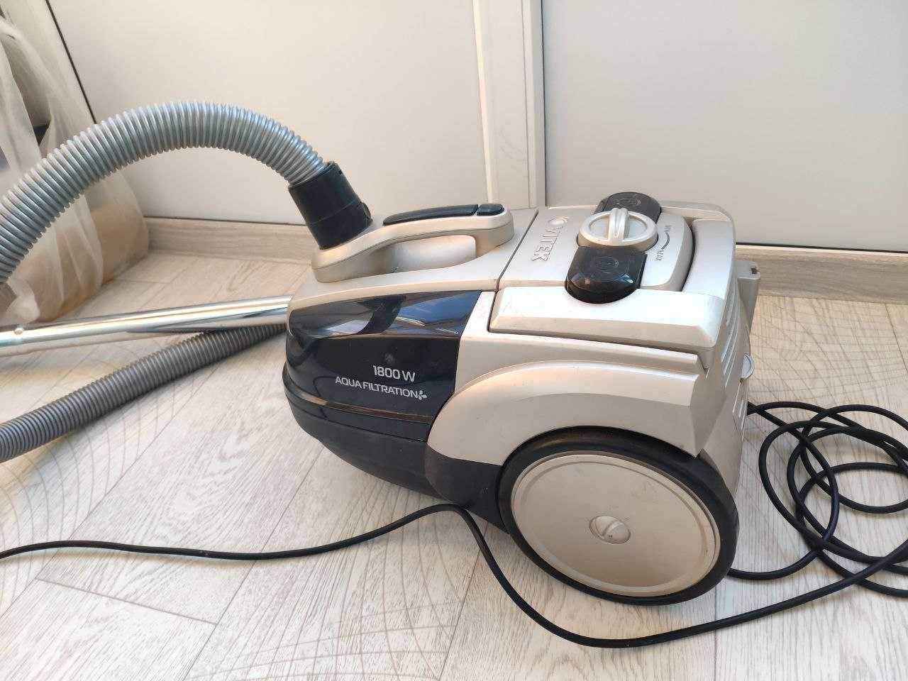 Пылесос Vitek VT-8100
