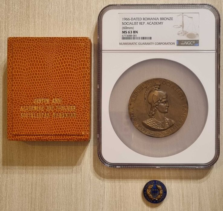 Medalie si insigna 100 de ani Academia Romana gradata NGC MS 63 BN