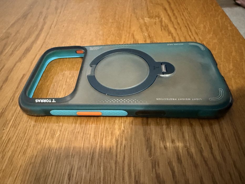 Vand husa Torras pentru Iphone 17 pro