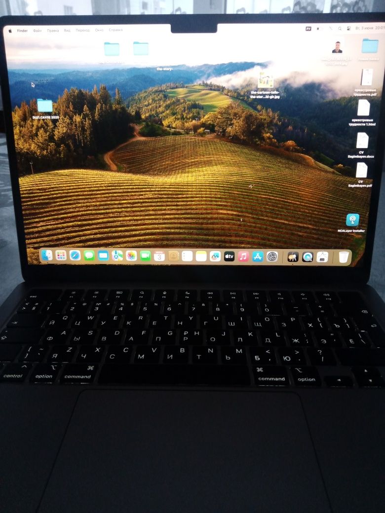 Продам MacBook air m2, всего 10 циклов