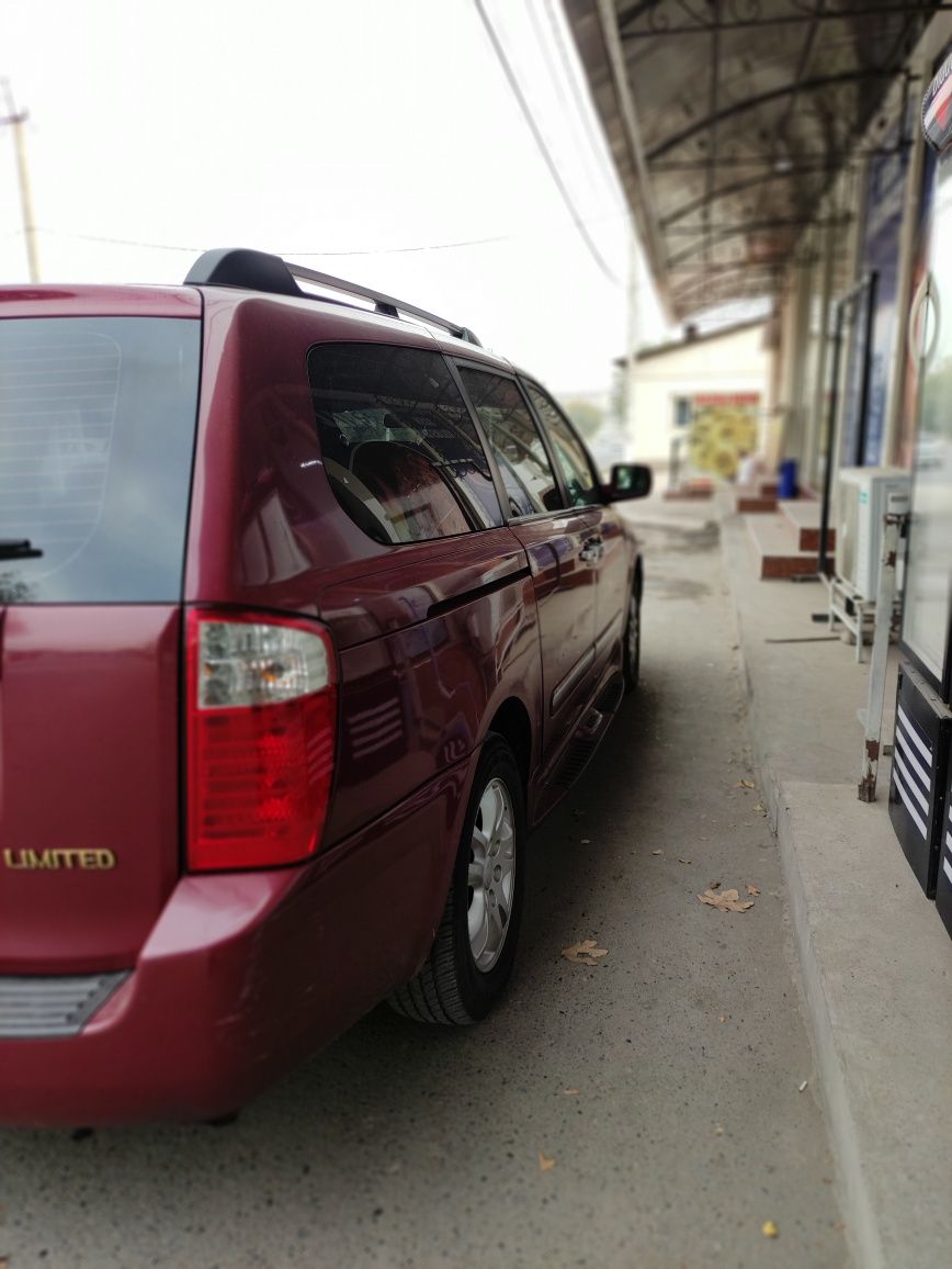 Kia Carnival limited