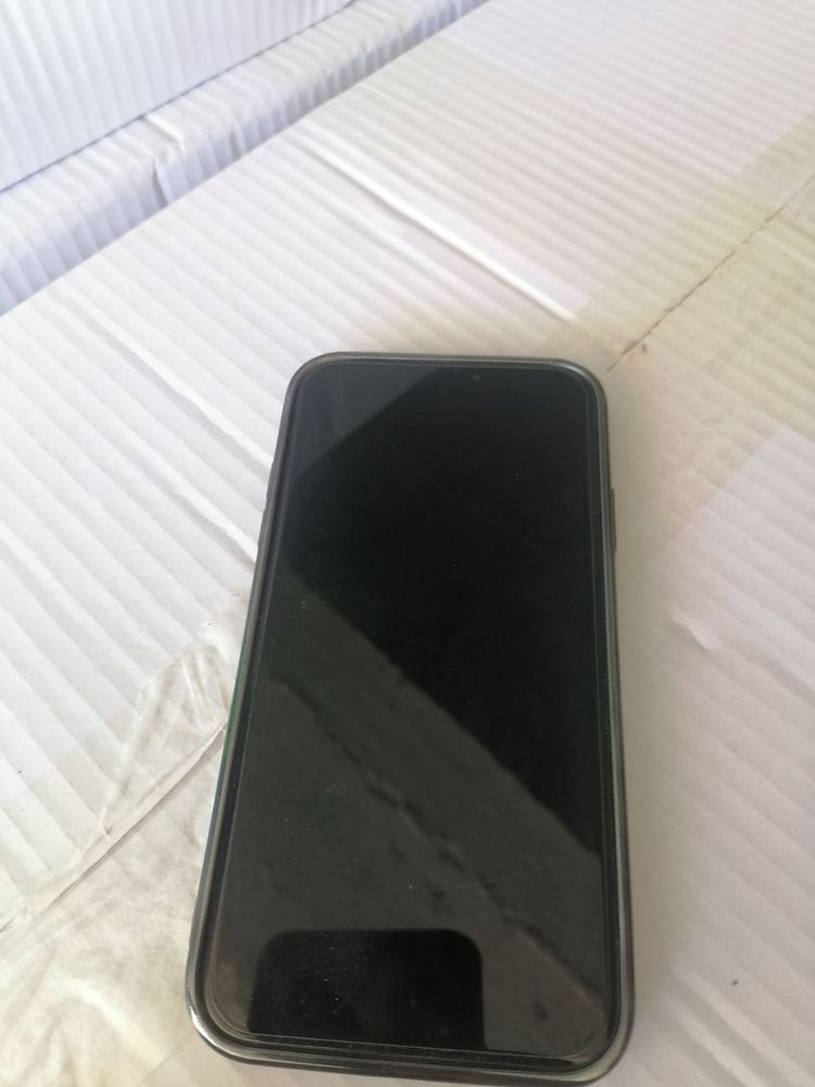 Iphone 11 128 tali emkusti 72