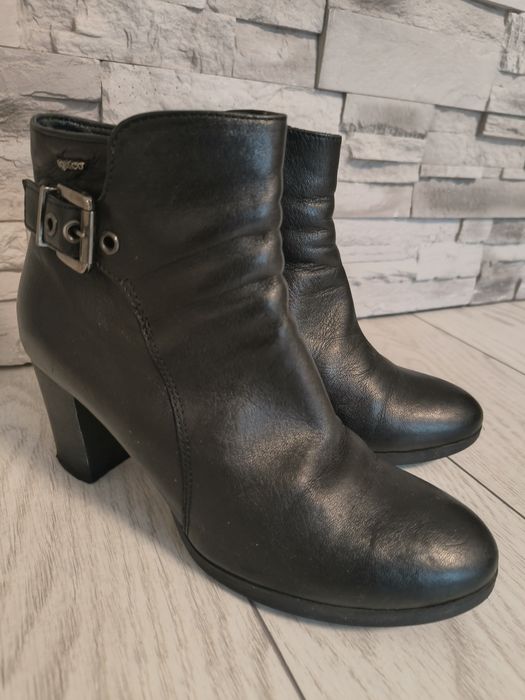 Botine negre toc gros