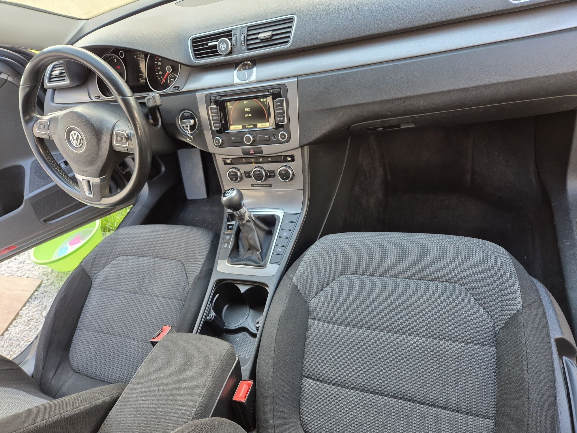Vând Volkswagen Passat