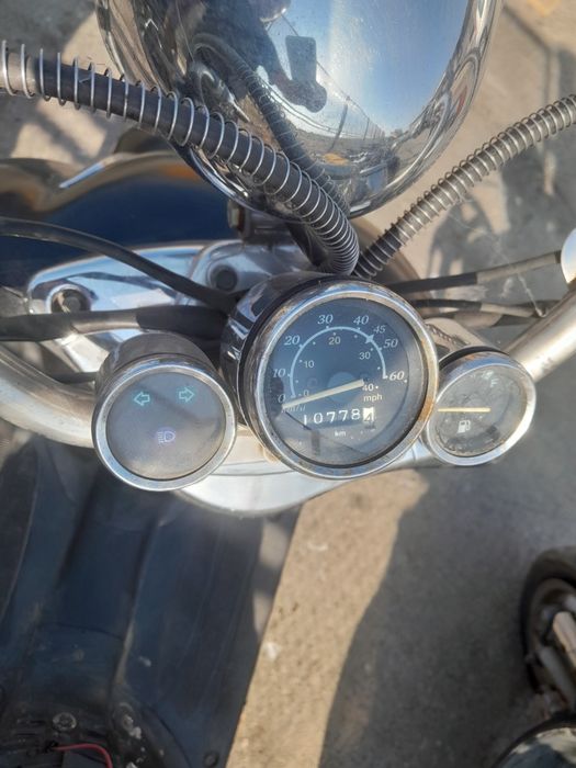 Vând ieftin scutere și mopeduri