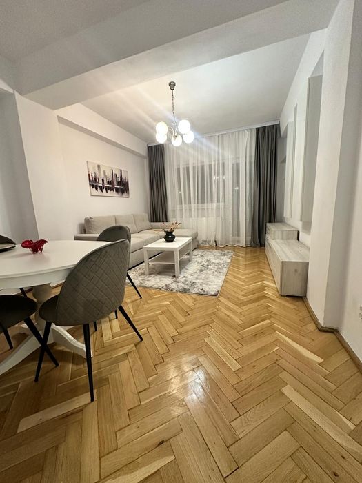 Apartament 3 camere in zona centrala GH.Lazar