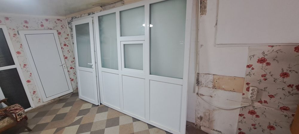 Panou termopan cu ușa inclusa