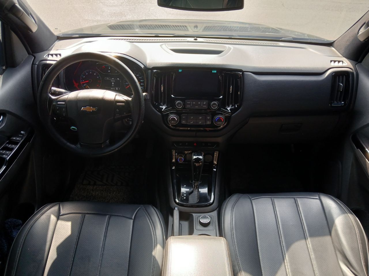 Trailblazer full qora 2021 propan naxt arenda