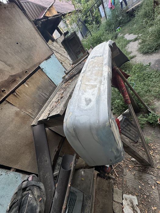 Продам задний бампер на Nissan p11