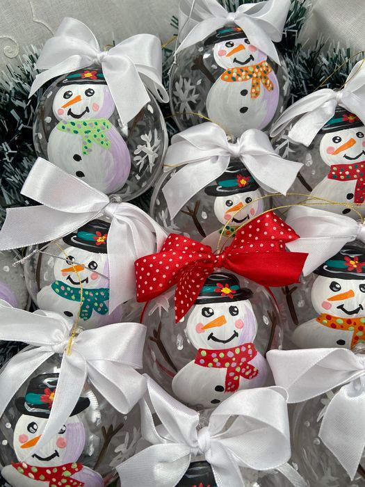 Коледни топки и венци