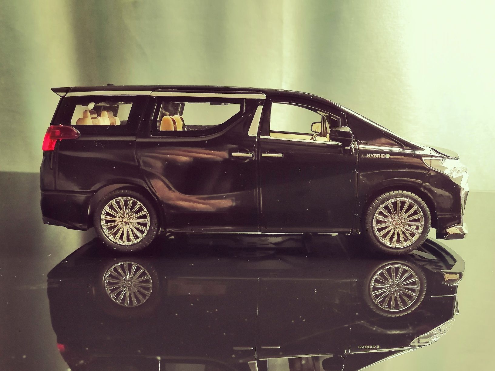 Toyota Alphard моделька