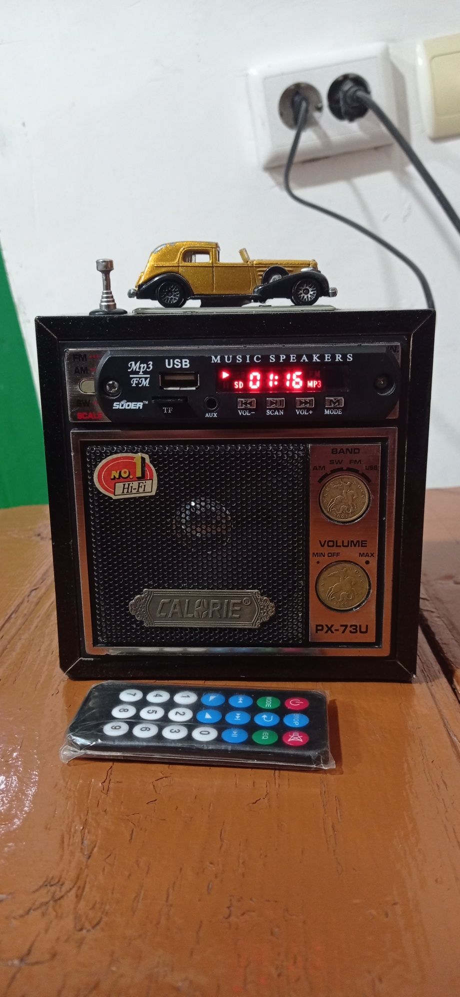Radio sotiladi USB SD FLESHKA õqidi funksiyasi köp .