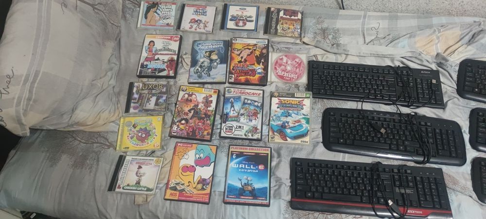 Продам монитор и клавиатуры